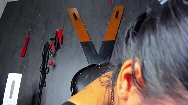 Carolina Arias online show from 02-04-25, 08:38