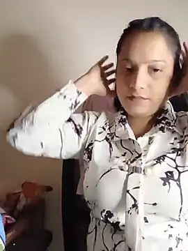 Simran-Kaur143 online show from 07-13-26, 10:40