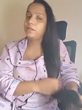 Simran-Kaur143 online show from 07-15-26, 11:15