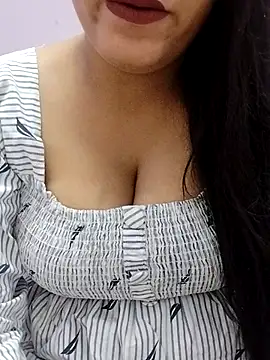 Simran-Kaur143 online show from 07-18-26, 06:12