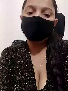 Simran-Kaur143 online show from 07-28-26, 06:42