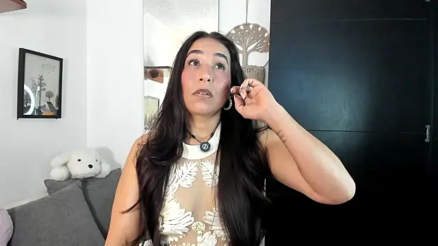electra hunt online show from 06-27-26, 01:54