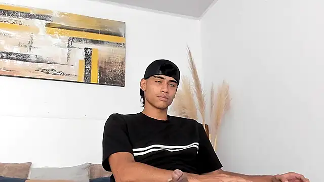 Snapshot of zander_2120 chatting on 10-29-25, 01:24 zander 2120 online show from 10-29-25, 01:24