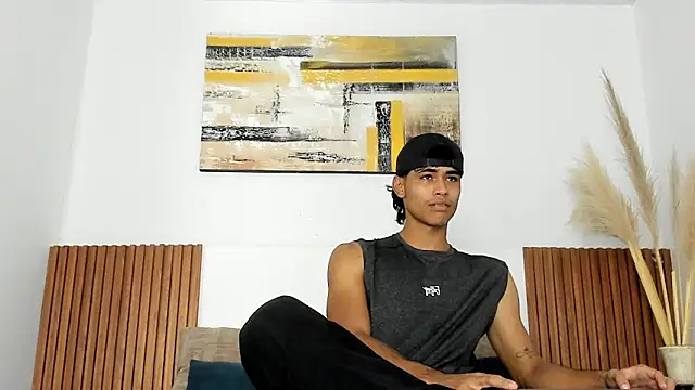 Snapshot of zander_2120 chatting on 10-30-25, 01:23 zander 2120 online show from 10-30-25, 01:23