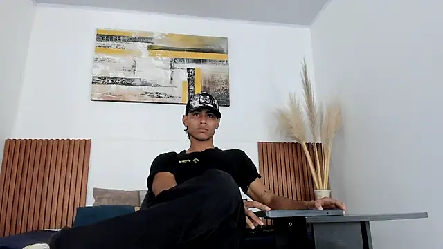 Snapshot of zander_2120 chatting on 11-21-25, 01:21 zander 2120 online show from 11-21-25, 01:21