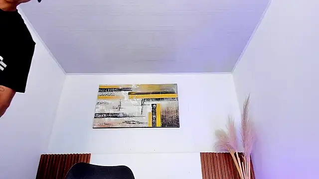 Snapshot of zander_2120 chatting on 11-27-25, 01:02 zander 2120 online show from 11-27-25, 01:02