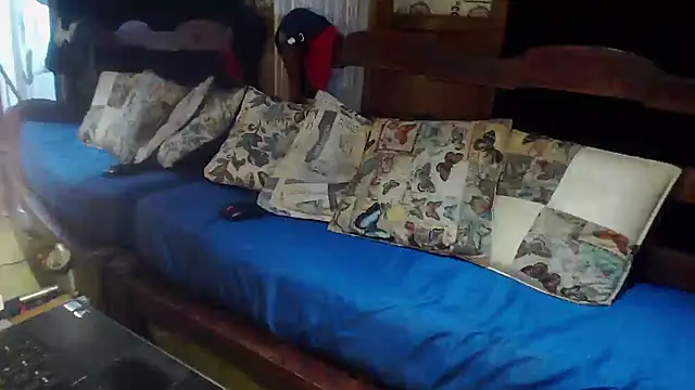 laye19 online show from 11-17-25, 10:26