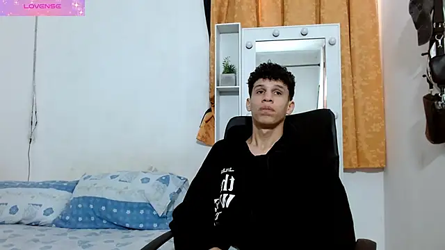 Snapshot of jeff_ross chatting on 12-02-24, 07:16 jeff ross online show from 12-02-24, 07:16