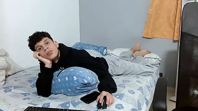 Snapshot of jeff_ross chatting on 12-16-24, 08:48 jeff ross online show from 12-16-24, 08:48