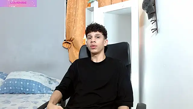 Snapshot of jeff_ross chatting on 12-20-24, 07:28 jeff ross online show from 12-20-24, 07:28