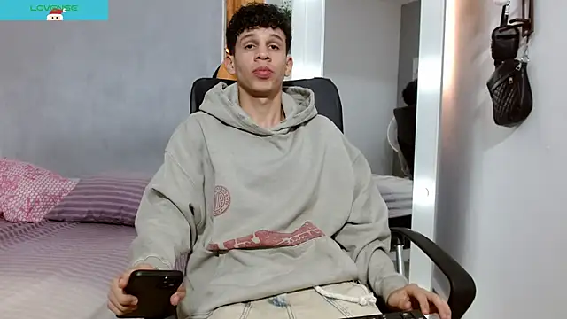 Snapshot of jeff_ross chatting on 12-31-24, 07:51 jeff ross online show from 12-31-24, 07:51