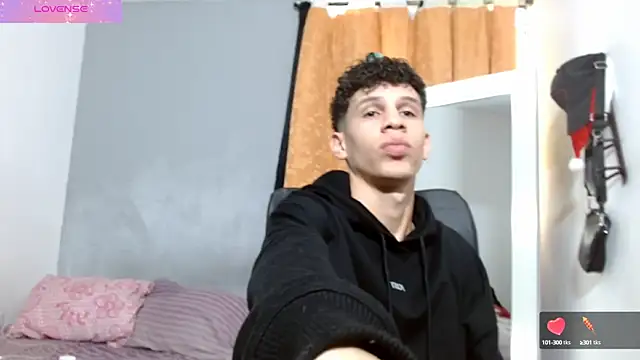 Snapshot of jeff_ross chatting on 01-10-25, 07:00 jeff ross online show from 01-10-25, 07:00