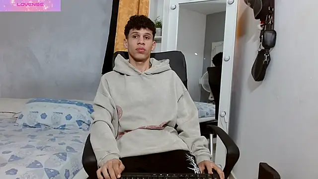 Snapshot of jeff_ross chatting on 01-15-25, 09:41 jeff ross online show from 01-15-25, 09:41