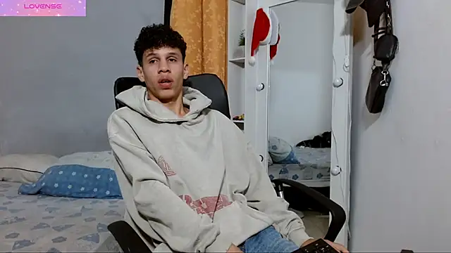 Snapshot of jeff_ross chatting on 01-29-25, 09:39 jeff ross online show from 01-29-25, 09:39