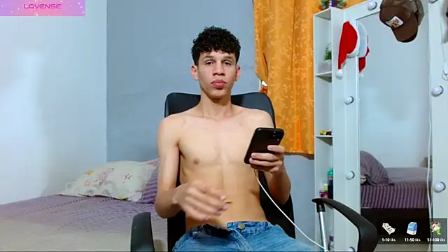 Snapshot of jeff_ross chatting on 02-15-25, 06:01 jeff ross online show from 02-15-25, 06:01