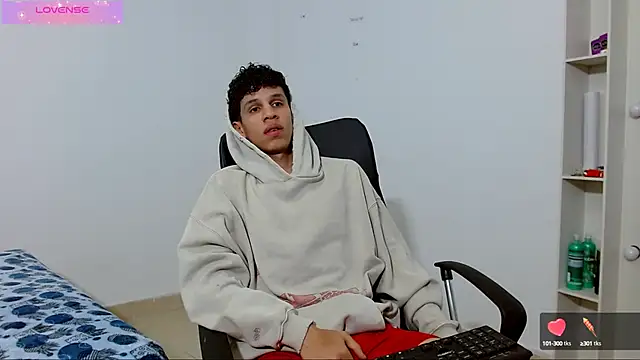 Snapshot of jeff_ross chatting on 03-10-25, 10:24 jeff ross online show from 03-10-25, 10:24