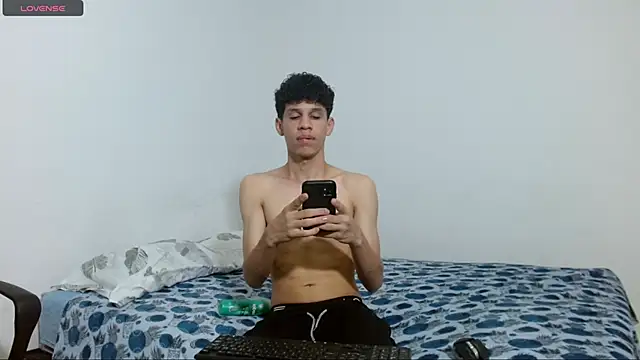 Snapshot of jeff_ross chatting on 03-17-25, 04:33 jeff ross online show from 03-17-25, 04:33