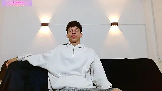 Snapshot of jeff_ross chatting on 10-07-25, 02:53 jeff ross online show from 10-07-25, 02:53