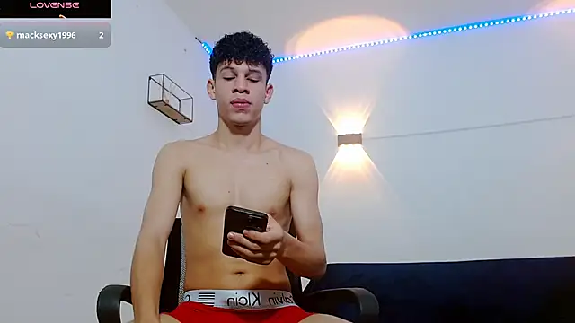 Snapshot of jeff_ross chatting on 10-31-25, 12:06 jeff ross online show from 10-31-25, 12:06