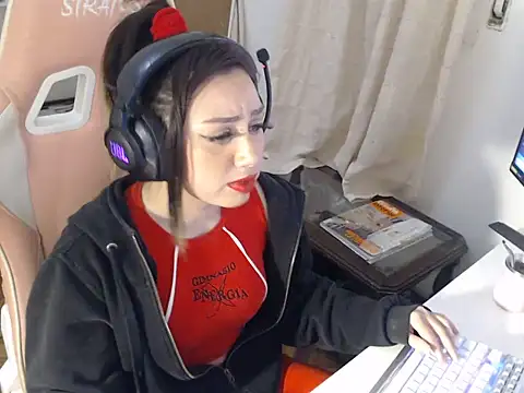 bonniedelicius online show from 06-26-26, 11:42