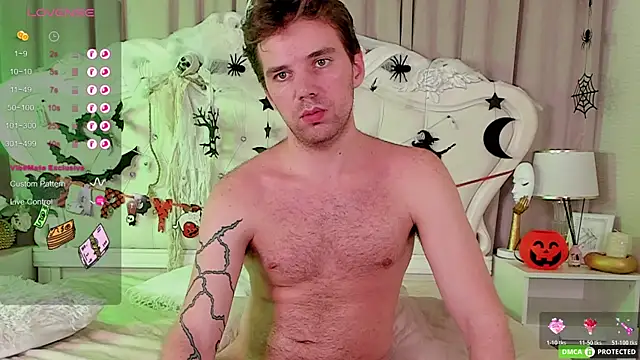 ArthurWhitee online show from 10-21-25, 04:08