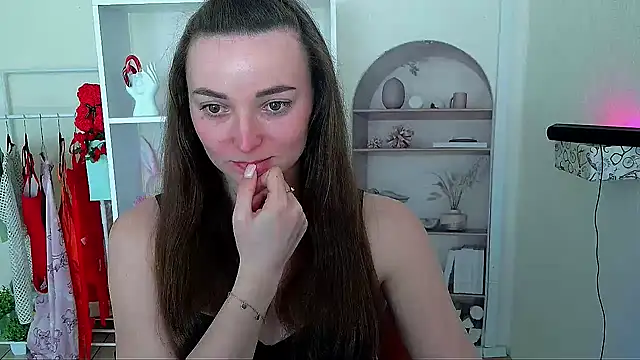  Barbie Kiss  online show from 05-11-26, 02:45