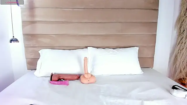 Snapshot of IsabellaJonns chatting on 02-09-25, 04:25 IsabellaJonns online show from 02-09-25, 04:25