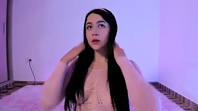 Snapshot of CoralineKam1 chatting on 01-08-25, 04:33 CoralineKam1 online show from 01-08-25, 04:33