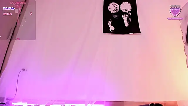 Snapshot of CoralineKam1 chatting on 01-12-25, 07:31 CoralineKam1 online show from 01-12-25, 07:31