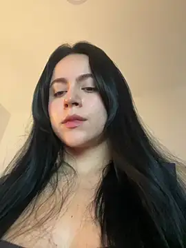 Snapshot of CoralineKam1 chatting on 03-01-25, 09:59 CoralineKam1 online show from 03-01-25, 09:59