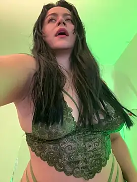 Snapshot of CoralineKam1 chatting on 03-17-25, 05:05 CoralineKam1 online show from 03-17-25, 05:05