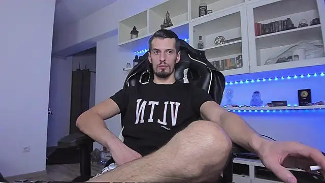 Snapshot of ToddClaytonn chatting on 12-03-24, 10:40 ToddClaytonn online show from 12-03-24, 10:40