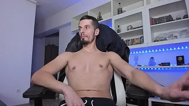 Snapshot of ToddClaytonn chatting on 12-08-24, 10:36 ToddClaytonn online show from 12-08-24, 10:36