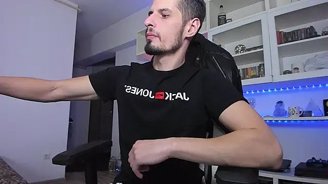 Snapshot of ToddClaytonn chatting on 12-14-24, 12:11 ToddClaytonn online show from 12-14-24, 12:11