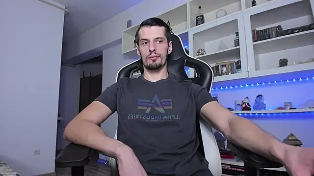 Snapshot of ToddClaytonn chatting on 01-25-25, 01:43 ToddClaytonn online show from 01-25-25, 01:43