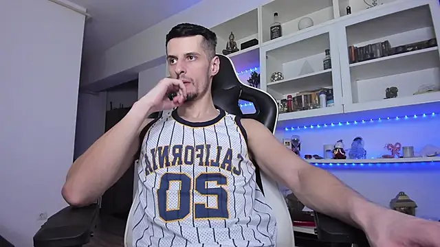 Snapshot of ToddClaytonn chatting on 02-08-25, 11:13 ToddClaytonn online show from 02-08-25, 11:13