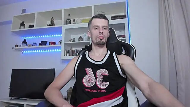 Snapshot of ToddClaytonn chatting on 09-25-25, 05:22 ToddClaytonn online show from 09-25-25, 05:22