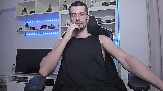 Snapshot of ToddClaytonn chatting on 10-10-25, 06:29 ToddClaytonn online show from 10-10-25, 06:29