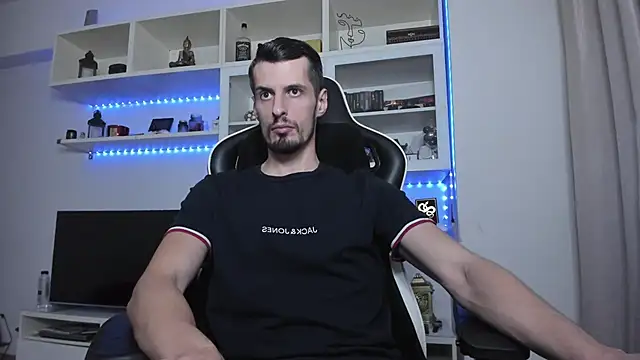 Snapshot of ToddClaytonn chatting on 10-13-25, 08:53 ToddClaytonn online show from 10-13-25, 08:53