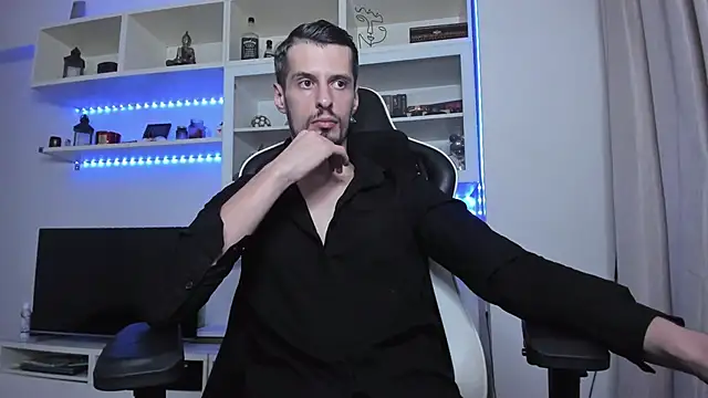 Snapshot of ToddClaytonn chatting on 10-14-25, 10:43 ToddClaytonn online show from 10-14-25, 10:43