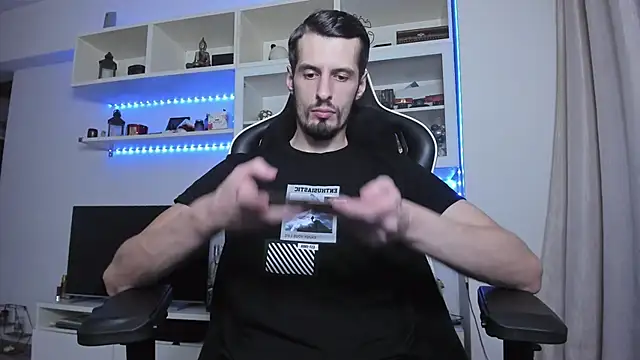 Snapshot of ToddClaytonn chatting on 10-31-25, 11:39 ToddClaytonn online show from 10-31-25, 11:39