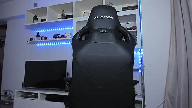 Snapshot of ToddClaytonn chatting on 11-02-25, 12:24 ToddClaytonn online show from 11-02-25, 12:24