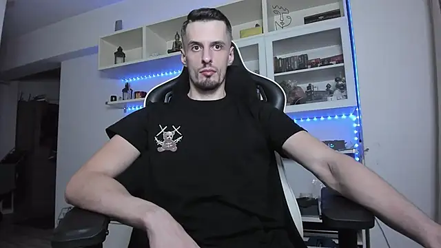 Snapshot of ToddClaytonn chatting on 12-01-25, 06:13 ToddClaytonn online show from 12-01-25, 06:13