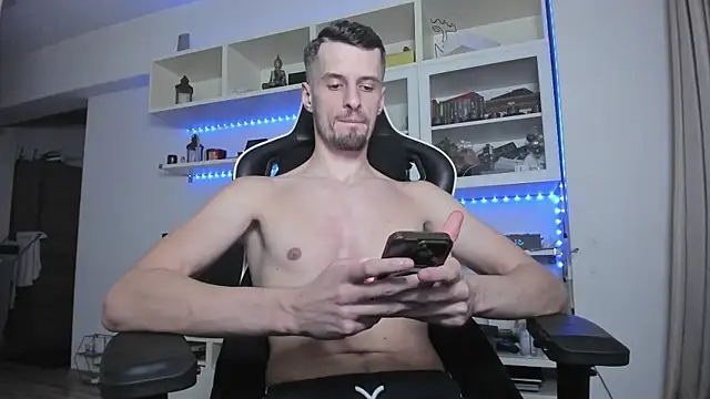 Snapshot of ToddClaytonn chatting on 12-02-25, 05:08 ToddClaytonn online show from 12-02-25, 05:08