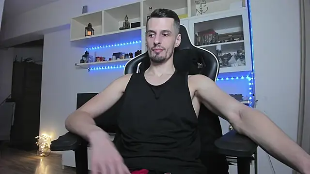 Snapshot of ToddClaytonn chatting on 12-04-25, 05:21 ToddClaytonn online show from 12-04-25, 05:21