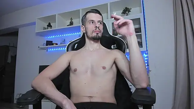 Snapshot of ToddClaytonn chatting on 12-21-25, 01:35 ToddClaytonn online show from 12-21-25, 01:35