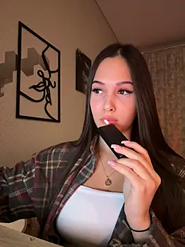 EricaWalls online show from 12-05-24, 05:17