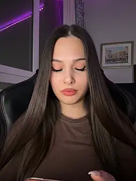 Snapshot of EricaWalls chatting on 01-13-26, 06:24 EricaWalls online show from 01-13-26, 06:24