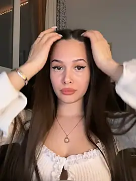 Snapshot of EricaWalls chatting on 03-12-26, 08:04 EricaWalls online show from 03-12-26, 08:04