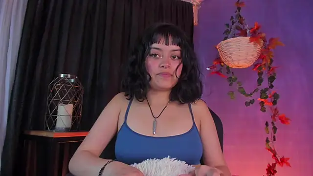 Snapshot of vanelope11 chatting on 12-18-24, 10:35 vanelope11 online show from 12-18-24, 10:35